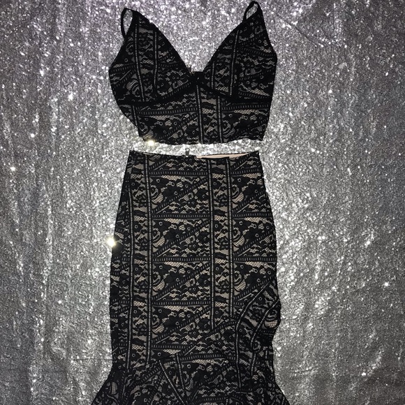 Dresses & Skirts - Matching Two Piece Skirt Set M